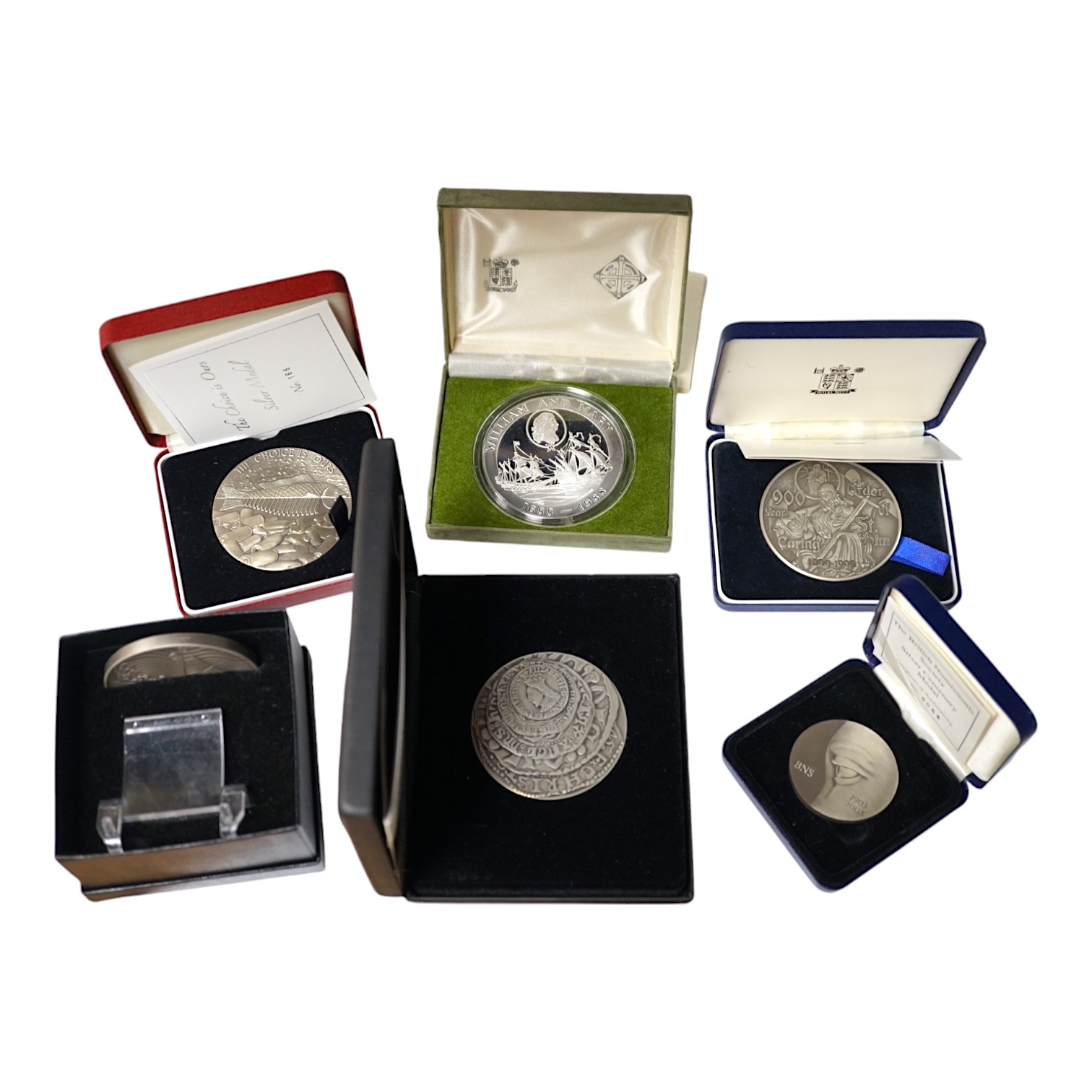 Six large QEII Royal Mint commemorative silver medals